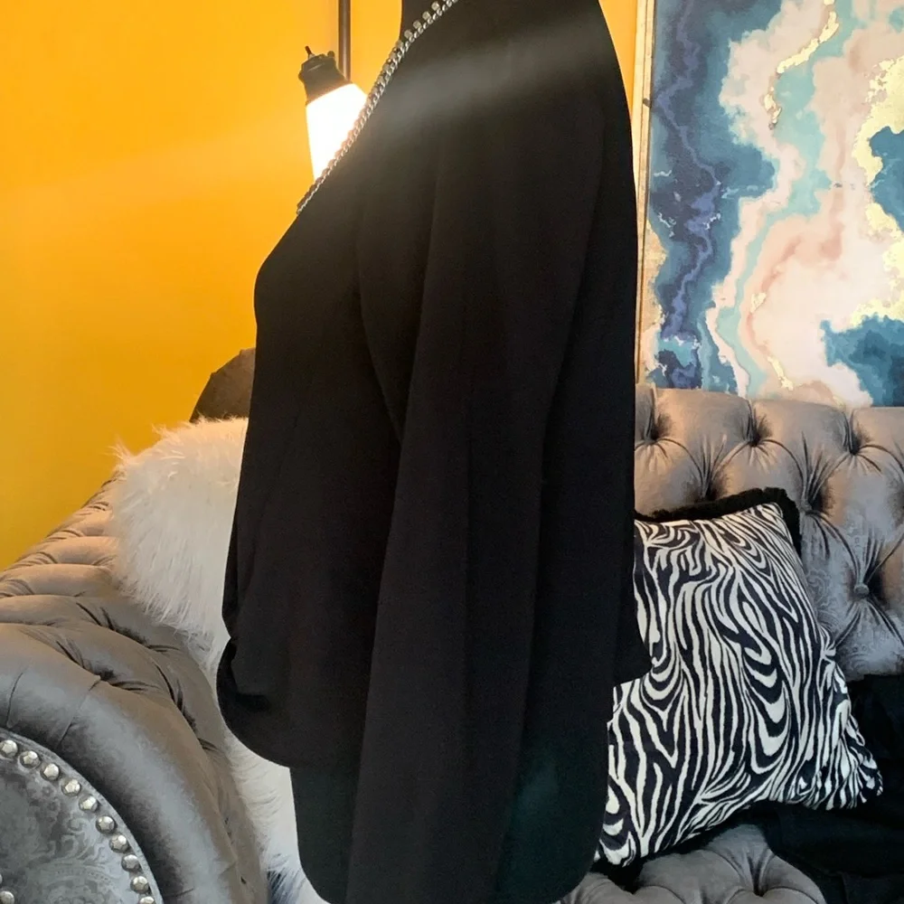 Love culture black blouse says L fits like a small - Picture 6 of 9